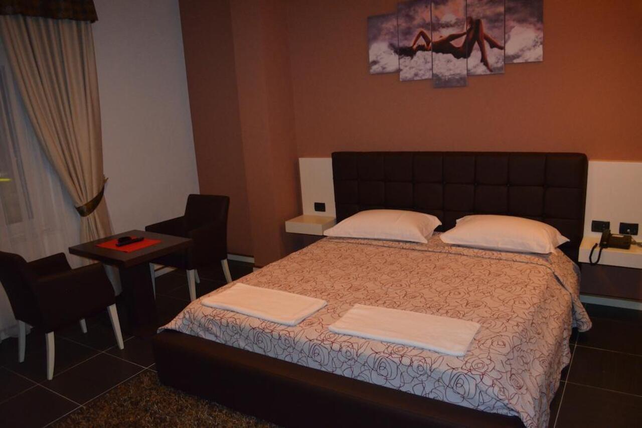 Hotel Mustang Vaqarr ภายนอก รูปภาพ