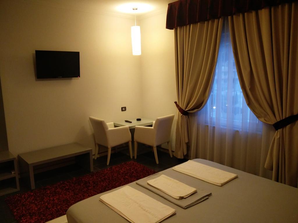 Hotel Mustang Vaqarr ภายนอก รูปภาพ