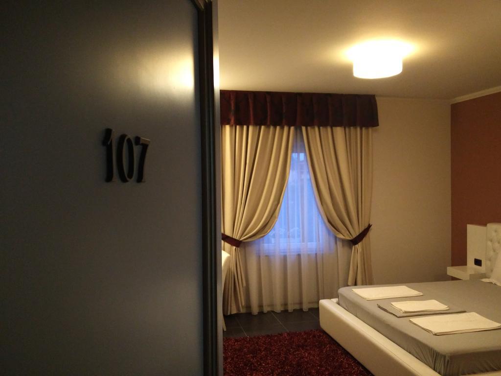 Hotel Mustang Vaqarr ภายนอก รูปภาพ