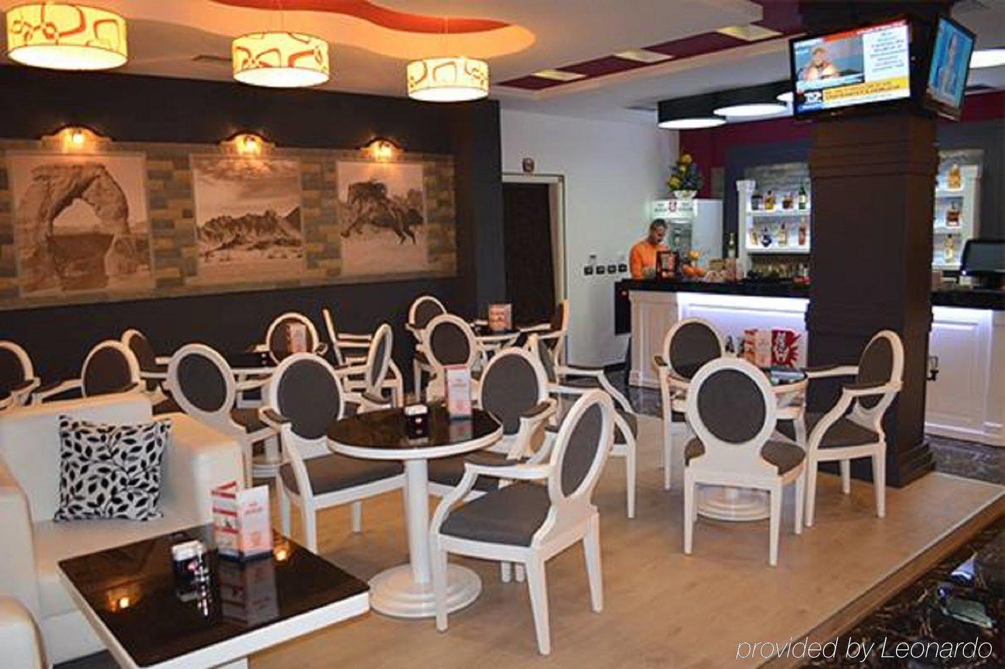 Hotel Mustang Vaqarr ภายนอก รูปภาพ