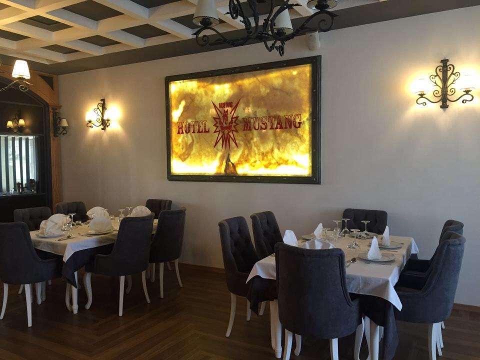 Hotel Mustang Vaqarr ร้านอาหาร รูปภาพ
